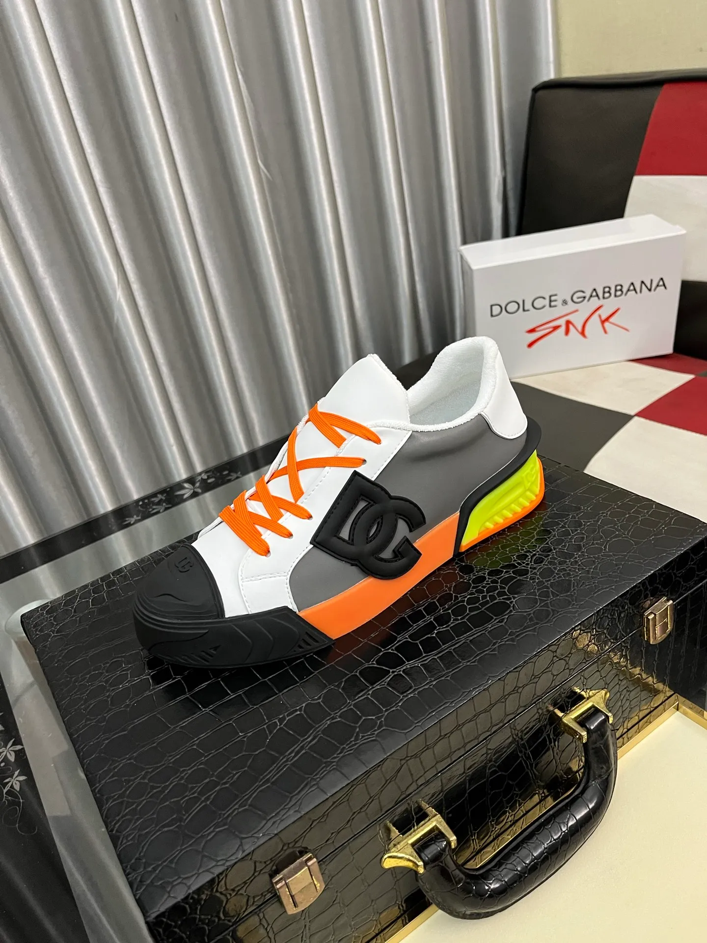 Men's Men's Shoes 💰500⌚️⌚️••Dolce&Gabbana••DG✔️High-end men's sports and casual shoes. Original goods from top counters. Original imported cowhide, multi-material splicing design ➕Imported cowhide lining, cowhide feet ➕Original TPR elastic outsole. Size: 35-46